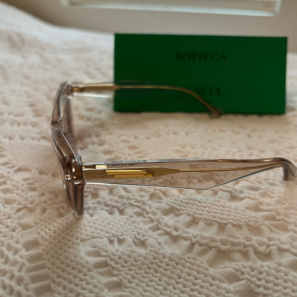 Bottega Veneta Eyewear Cat-Eye Frame Sunglasses